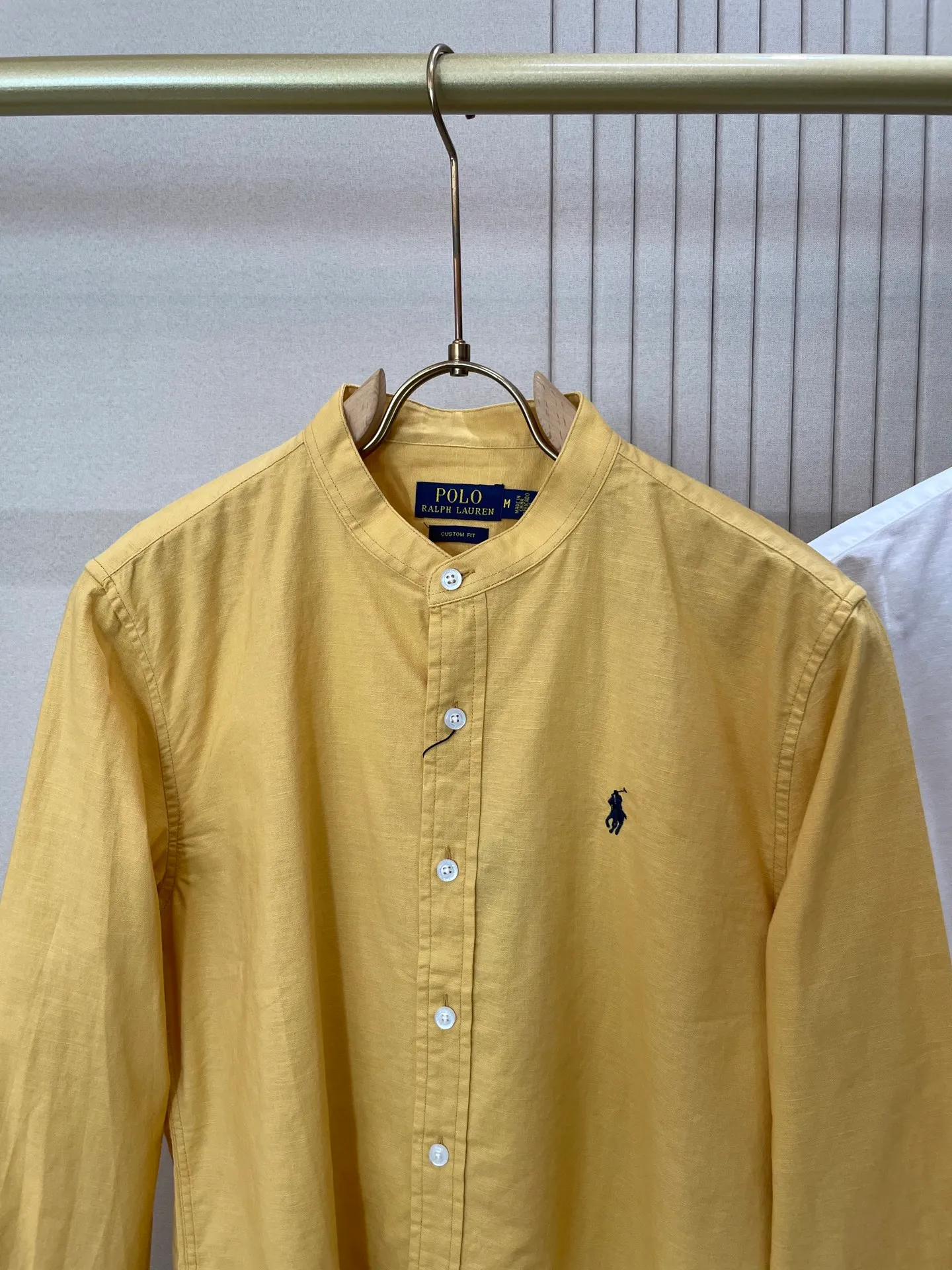 P220 🌸🌸🌸 POLO Ralph Lauren [High Quality] Classic shirt! The classic casual shirt made of pure cotton and linen has a unique design. It has a simple, clean and classic silhouette. It is a versatile style that can be switched at will. The fabric feels soft and delicate, highly breathable, and is close to the skin and comfortable to wear. It can be worn alone as an inner layer. Its versatile performance is beyond your imagination! The upper body of the ready-to-wear is simple and classic yet elegant! Size:M-XXL
